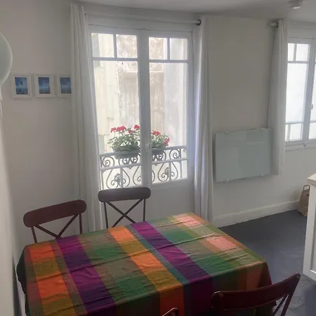 Aux Terrasses De La Lune Parijs Kamer foto